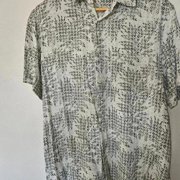 Tasso Elba 100% Silk Hawaiian Aloha Shirt Mens Medium Tropical Resort Camp - Picture 14 of 16